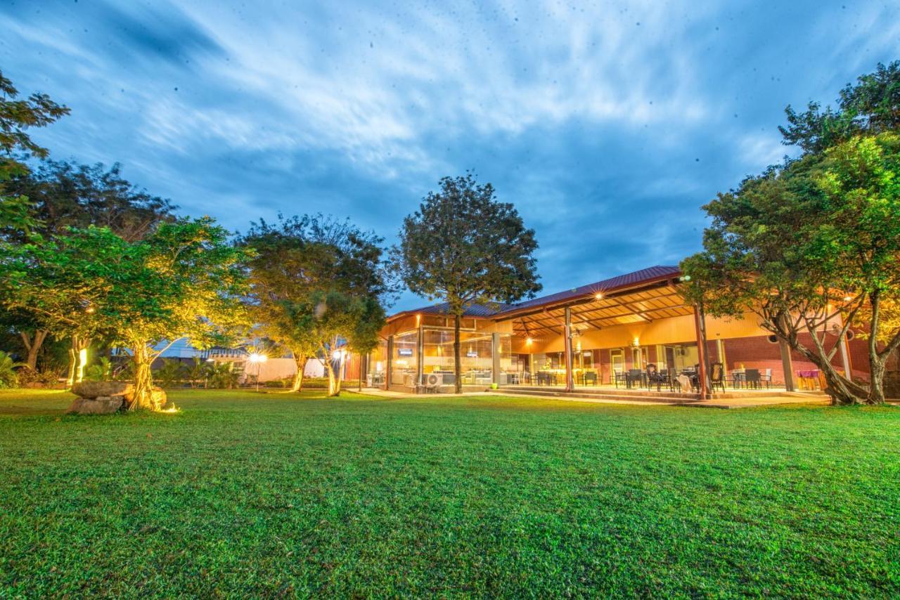 Mahanuge Hotel Polonnaruwa Exterior foto